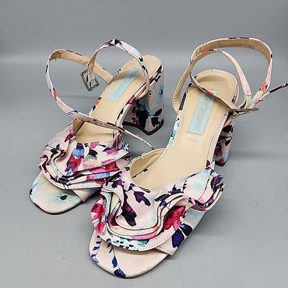 Betsey Johnson 4 Ruffle FLIRT Floral Blush Satin Block Heel Sandals size 6 - Picture 1 of 7